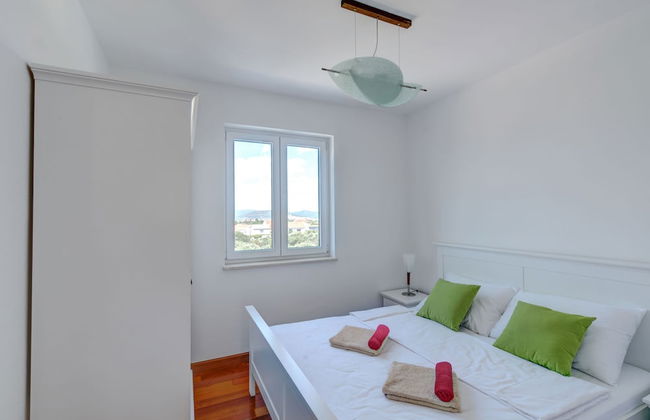 Superb Apartment in Murter with Hot Tub - Foto 2