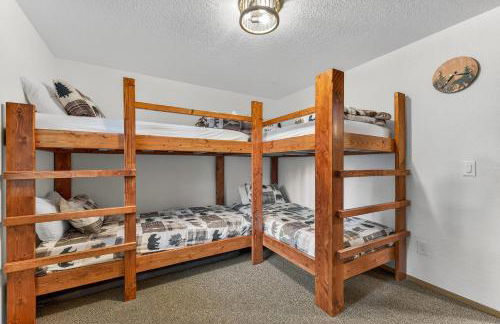 Evergreen Escape- Walk to Downtown & Boat/trailer Parking! - Foto 22