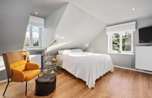 GUT KLETKAMP "Försterei" - Freistehendes Backsteinhaus mit 4 Schlafzimmern ruhig am Waldrand gelegen I Kamin I Garten & Terrasse I 15 Min zur Ostsee I 3 Bäder I Küche I Parkplatz I WLAN - Foto 7