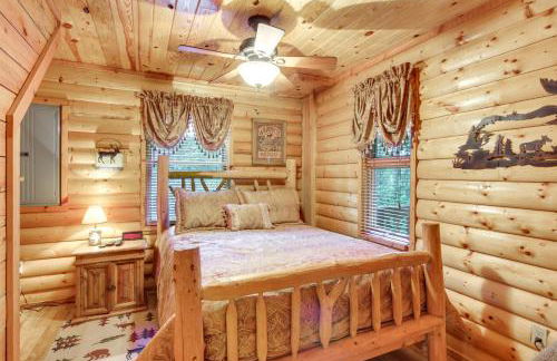 Backyard and Porch Rural Cosby Log Cabin! - Foto 10