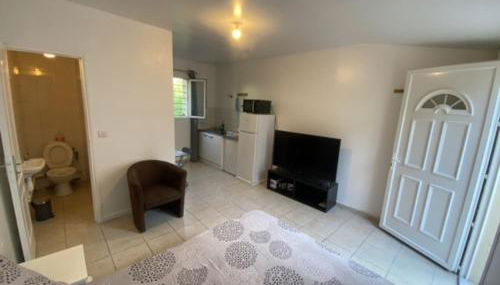 Apartment Sleeps 2 with On-Site Parking - Foto 4