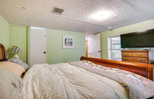 The Whacky Shack Family Cabin with Fire Pit! - Photo 19