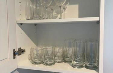 Roxanas 3bed 2bath Home with Modern Interior and BBQ Backyard - Photo 4