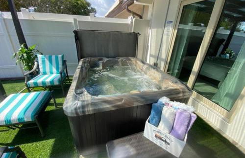 Newly Renovated Villa with Hot Tub - Foto 39