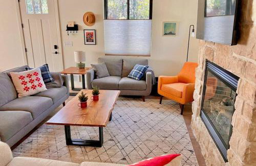 Brand NEW Cabin in the pines - Foto 36