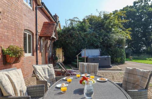 Sherway Coach House - Photo 35