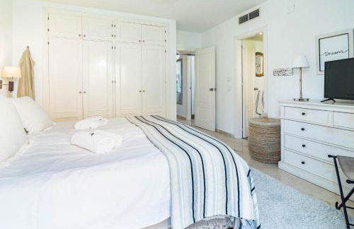 Seaside 3 bedroom Townhouse in San Pedro close to the Beach with private Garden - Photo 48