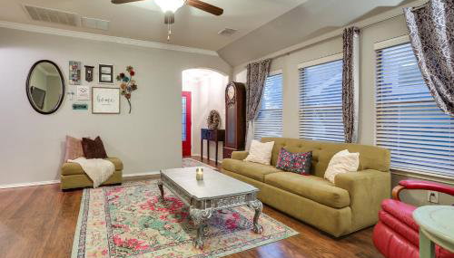 Patio, Pergola and Pool Access Aubrey Retreat! - Foto 2