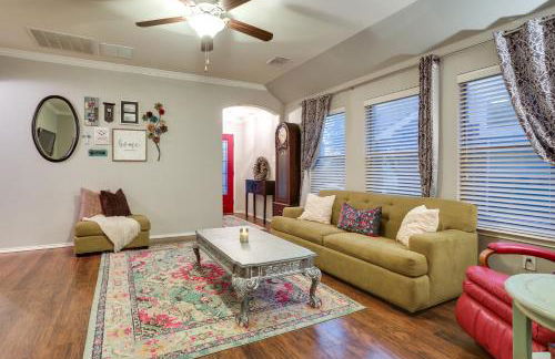 Patio, Pergola and Pool Access Aubrey Retreat! - Foto 2