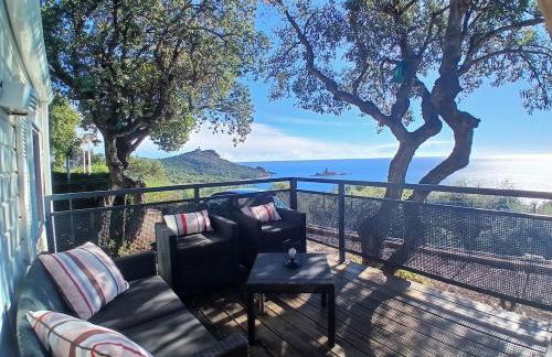 Vacation with exceptional sea views in St Raphaël - Foto 1