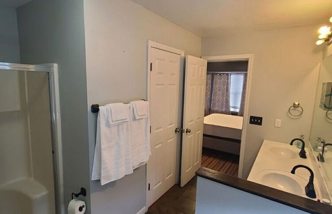 Remodeled and Inviting Free EV Charging Station Level 2 - Photo 63