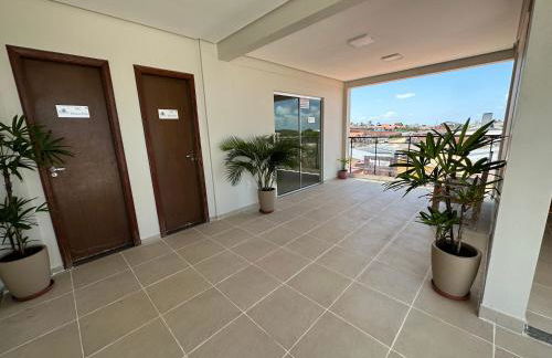 No Atalaia, Fort Poseidon rua do Atalho a 700 metros da praia do Atalaia, apartamento novo decorado, varanda, sala de estar e jantar, 02 suítes, 03 banheiros, lavanderia, cozinha, piscina, churrasqueira, salão de jogos, vista parcial das dunas e mar - Photo 59