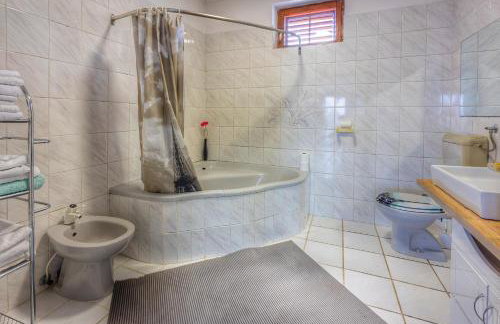 AS Apartments with swimming pool and a large yard - Foto 17