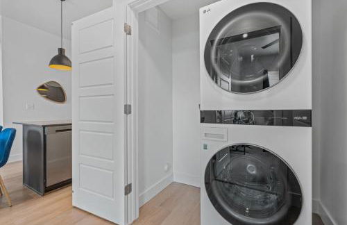 2BR and 2BA Near Events, Dining, and TRAX - Foto 13