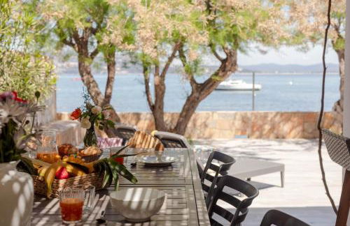 Mon Rêve, charmant cabanon les pieds dans l'eau à la Madrague, confortable et lumineux - Foto 17
