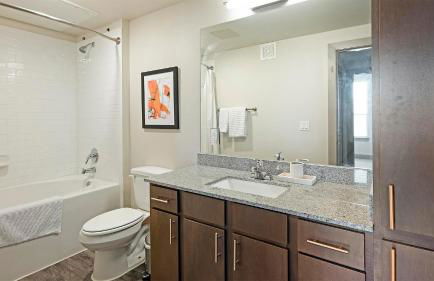 Landing Amazing 1BD Courtyard Pool - Photo 15