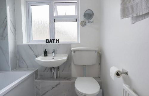 SALE 3 bed House CALNE SLEEPS 6 pet-friendly - Foto 11