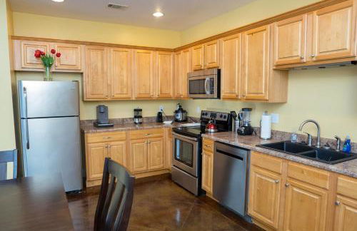 Tidy and Comfy 3BR, Balcony, WD, Free WiFi -E- - Foto 14