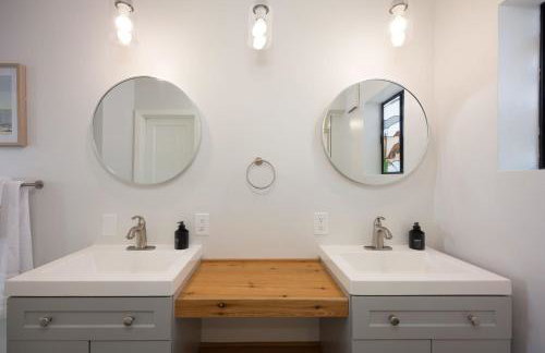 The Coastal Retreat Scenic Harbor Ocean Views Walk to Beach Restaurants - Foto 36