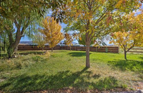 Montrose Family Home with Yard and Fruit Trees! - Foto 36