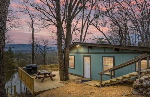 Lazy Lake 3BR Cabin w/ Mtn Views + Hot Tub +Wi-Fi - Foto 2