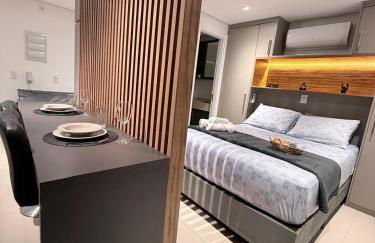 Studio 124 luxuoso, novo, bem equipado com ar condicionado e cozinha completa - Centro Mogi - Foto 6