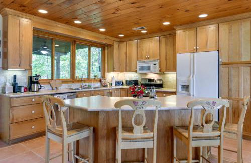 Almond Vacation Rental with Mountain Views! - Foto 9