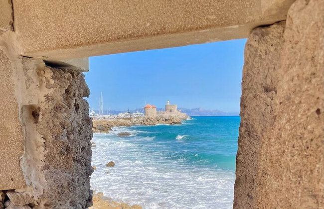 Colosse de Rhodes Old Town Outdoor Escape Room - Photo 3