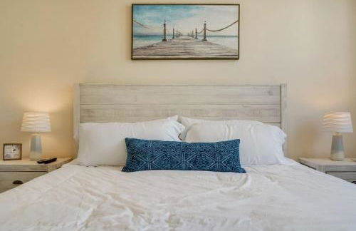 1 BR King- Rooftop Pool close to beach Casa Costa - Foto 15