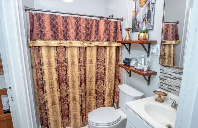 Stunning 3 BR Home Near DT Alamodome - Riverwalk - Photo 19