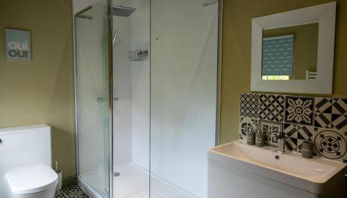 Acorn Apartment - Photo 3