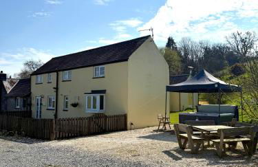 Meadowsweet Cottage Jacuzzi Edition - Photo 2