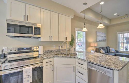 Ocean Isle Beach Home with Shared Lanai and Grill - Foto 11