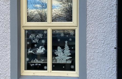 Rostrevor Valley 6-Br Sleeps 20 w Hot Tub & View - Photo 13