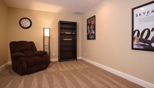 Modern Home with 3-Car Garage & Large Yard - Foto 3