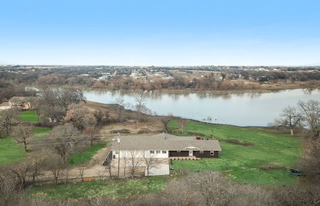 Beautiful Kayewood Waterfront Retreat - Photo 29