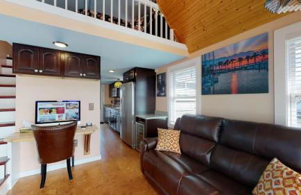 The Famous Houseboat in Sanford - Photo 2