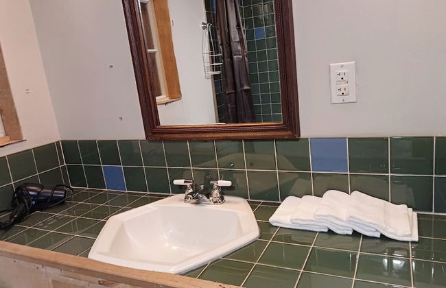 Rustic Beaverfoot Lodge Dream Cabin - Photo 18