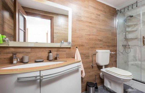 2 Bedroom Cozy Home In Jurdani - Foto 24