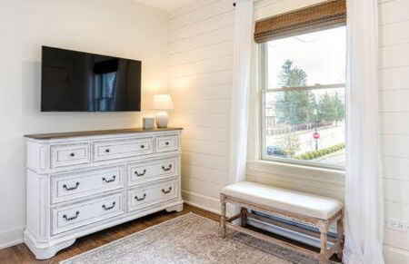 Downtown Luxury Farmhouse Apartment #3 - Photo 9