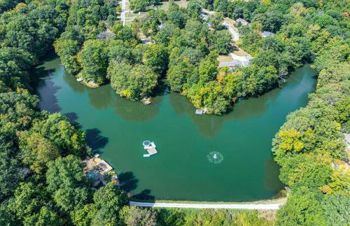 Lake Escape with Hot Tub and Docks in Hope! - Foto 38