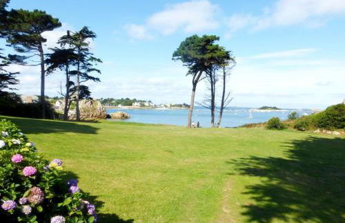 Cottage in Plougasnou Near Stunning Beaches - Photo 34