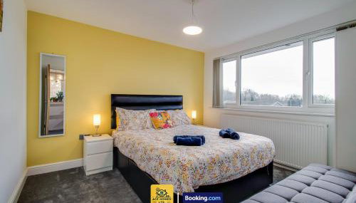 Convenient City Flat By Ace Homes Contractors Accommodation Leeds With Free Parking - Photo 4, towels