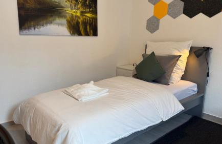 DUTTI'S HOME - Apartment A l 2 rooms l 4 Beds l TV l WIFI l Kitchen l Parking l Autobahn - Foto 11