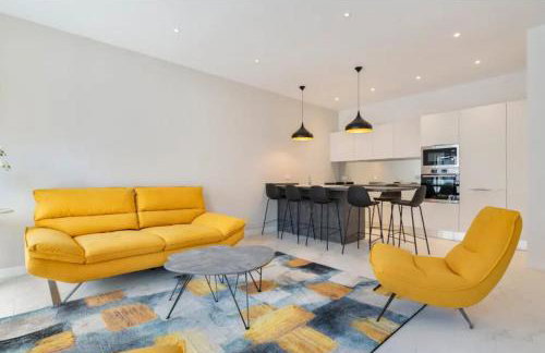3 bedrooms 3 bath Bivouac 2 min Palais - Photo 15