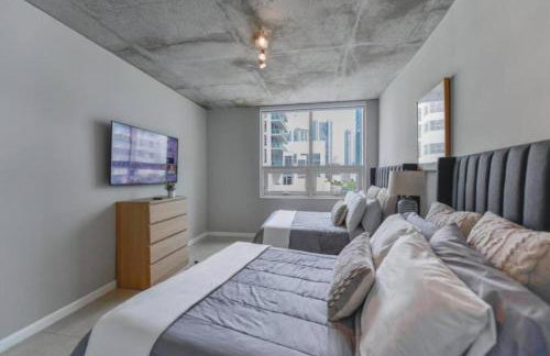 Amazing Condo with Pool at Midblock Miami - Foto 11