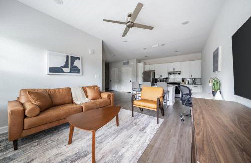 Landing Incredible 2BD Gym Pool - Photo 34