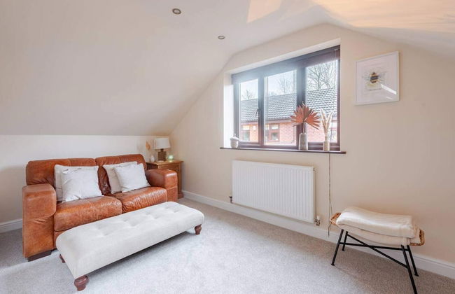Cosy Village Apartment in Nottingham With Parking - Foto 8