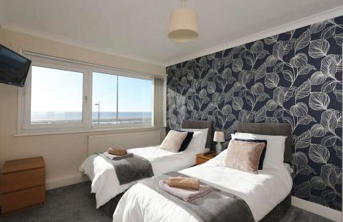 Fabulous beachfront 3 bed house with parking - Foto 48