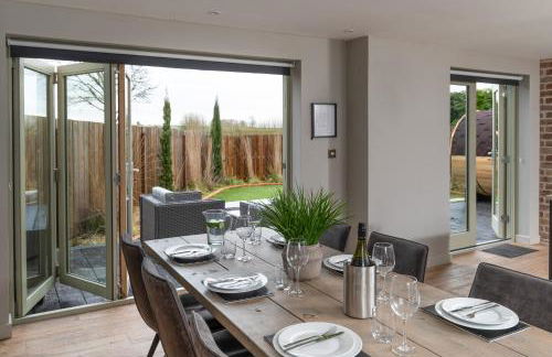 Designer Cotswold post house with external sauna - Foto 13